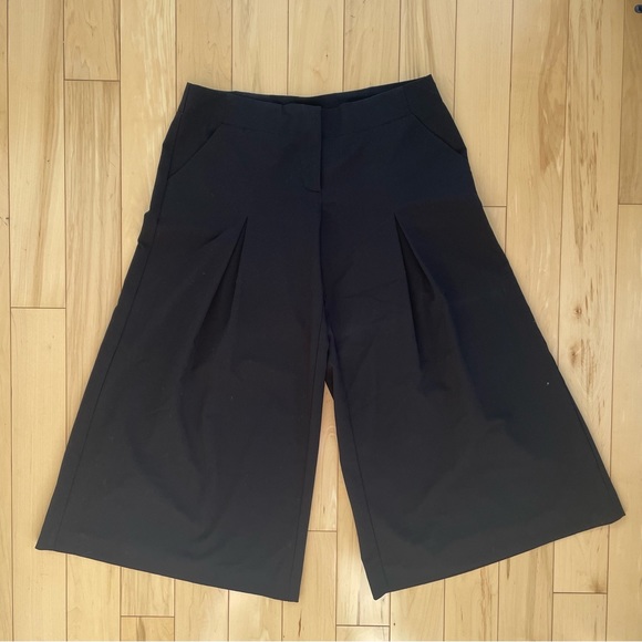 Forever 21 black gaucho pants - Picture 3 of 6